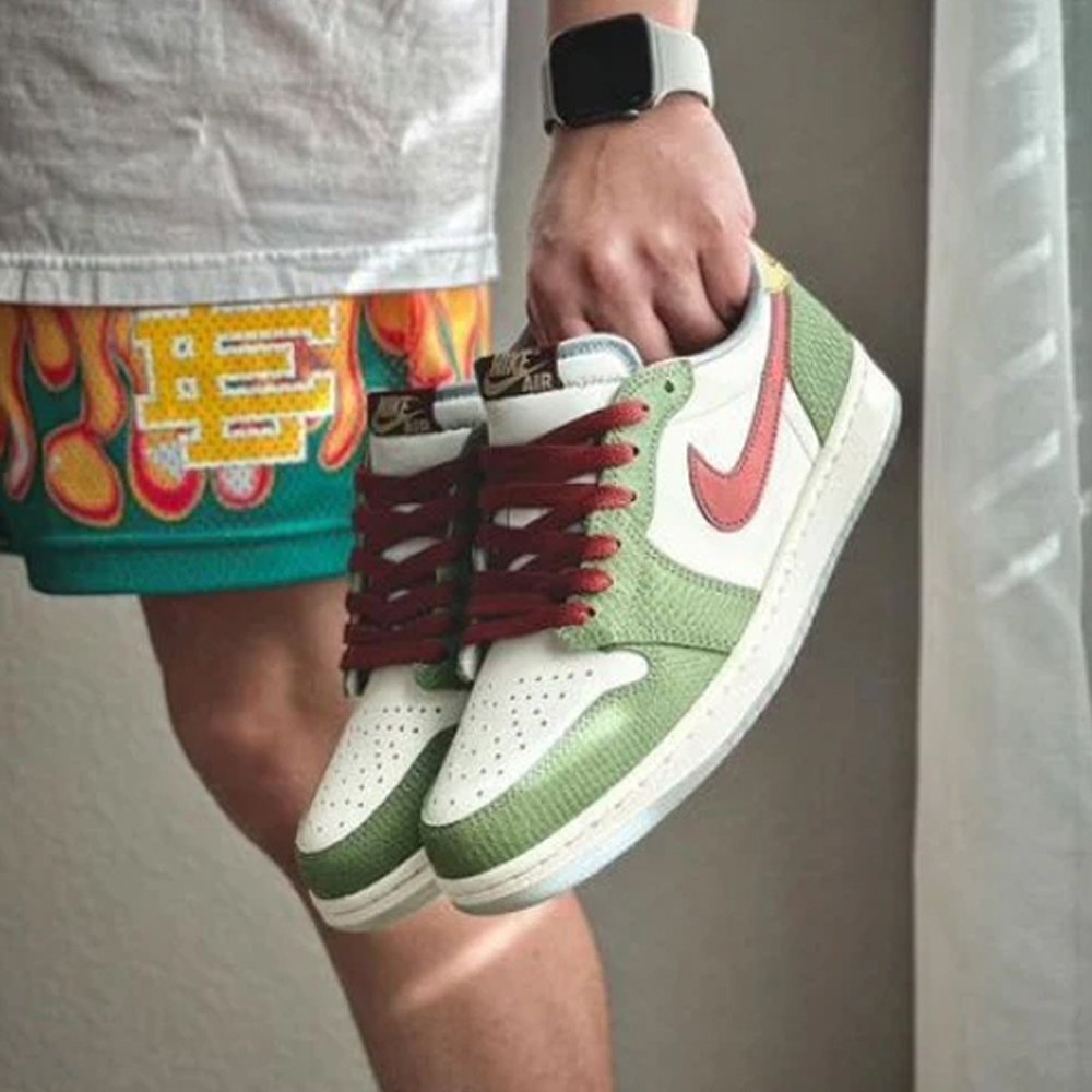 NIKE AIR JORDAN 1 RETRO HIGH SHADOW 2.0