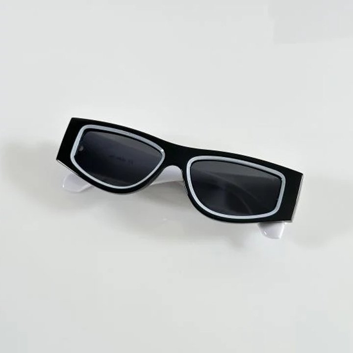 Off White 6 Black White